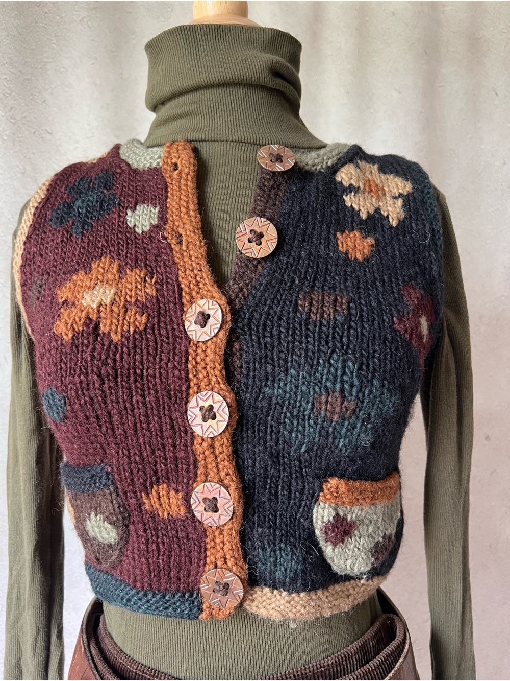 Tara Hanknits 100% Wool Flower Print but Down Sweater Vest